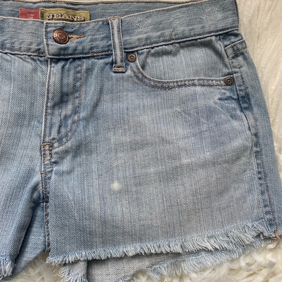 Denim jean shorts distressed old navy size 4 - Picture 3 of 6
